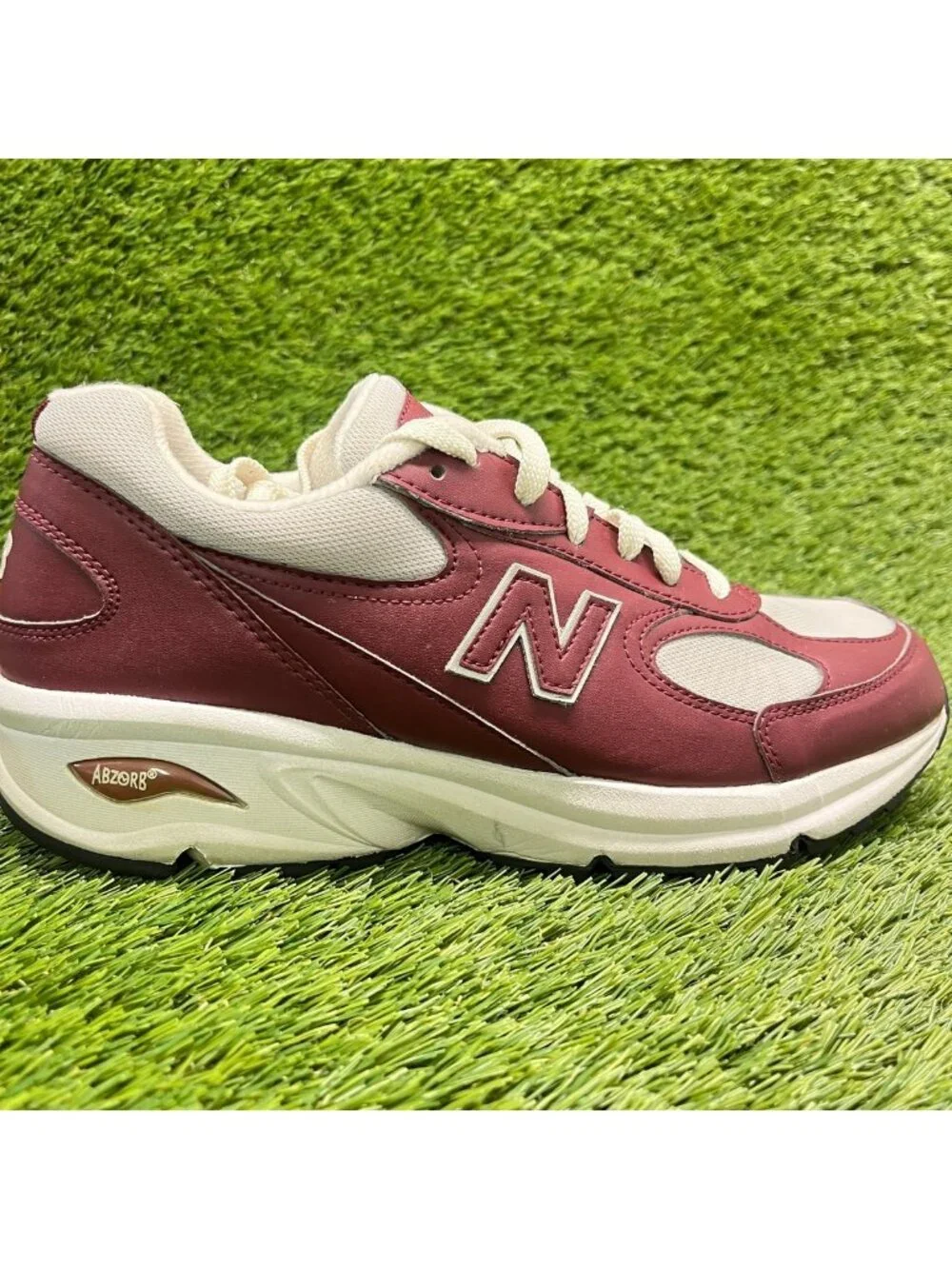 New Balance 498v2 Mens Size 8.5 Burgundy Silver Athletic Running Shoes Sneakers